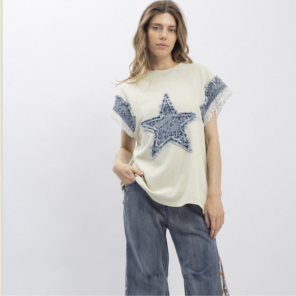 BLUE VELVET Women's Cream and Blue Star Top